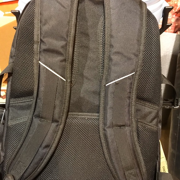 Kenneth Cole backpack/computer bag. Excel cond - Picture 3 of 5